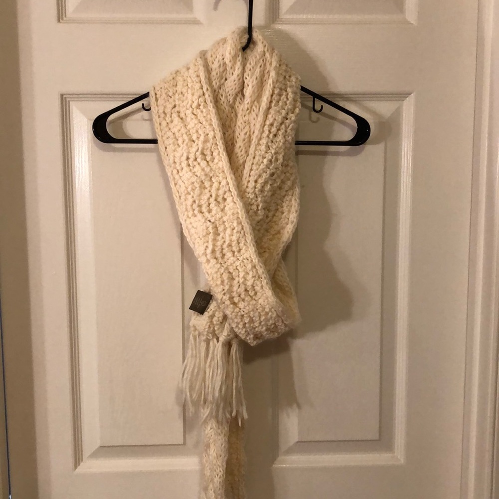 Fossil Scarf